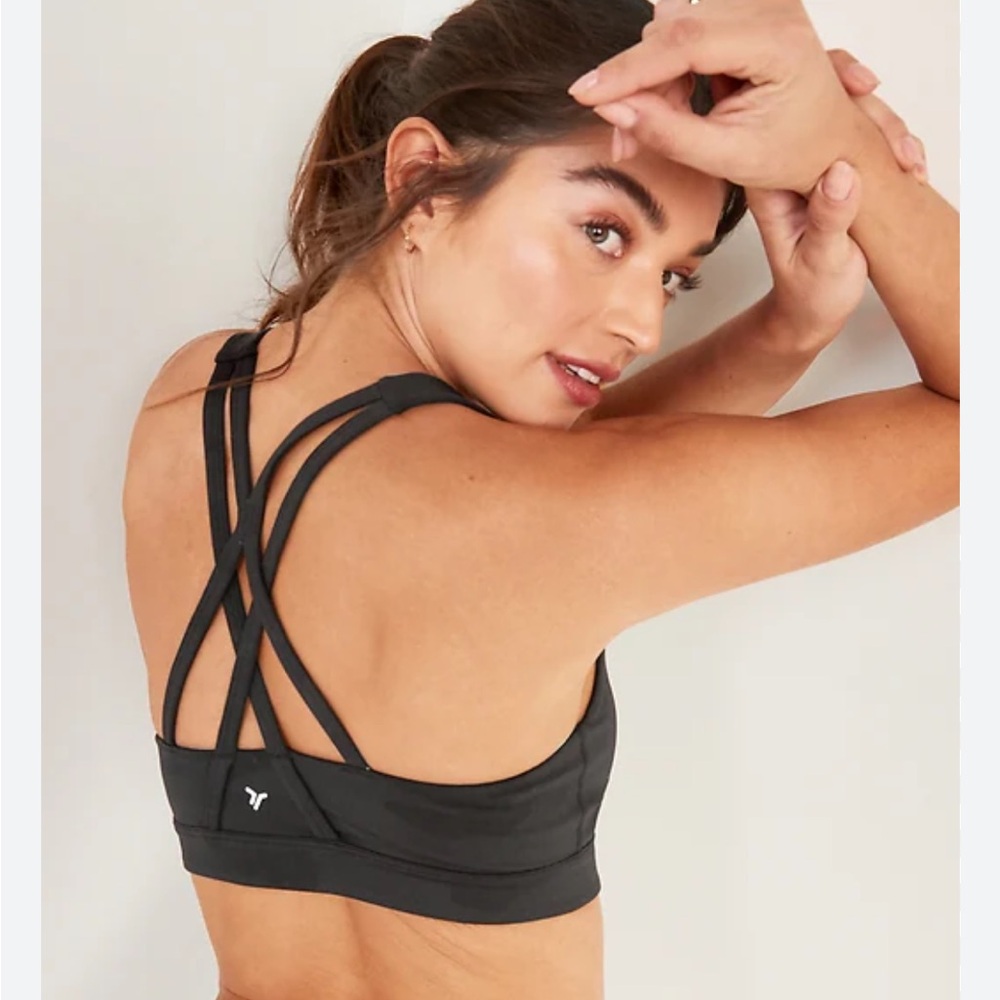 Old Navy Medium Support PowerPress Strappy Sports Bra- 2 pack - Picture 8 of 9